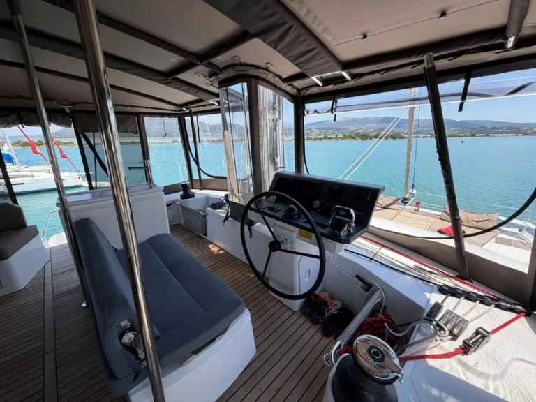 Charter a Bali Bali 5.2 - 6 + 2 cab. in Lefkáda on Samboat