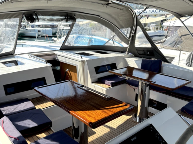 Sailboat hire in Kaštela - Bavaria Bavaria C50 Holiday - 5 cab.