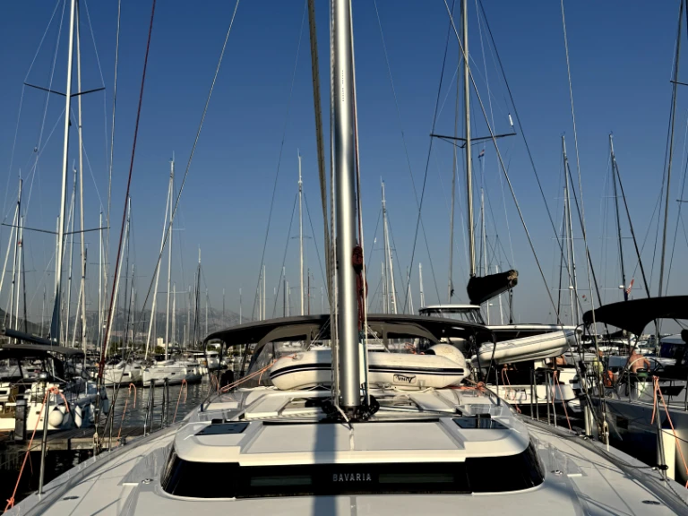 Hire Sailboat Bavaria with a boat licence