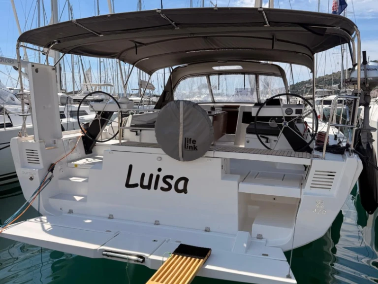 Charter a Dufour Dufour 470 in Seget Donji on Samboat