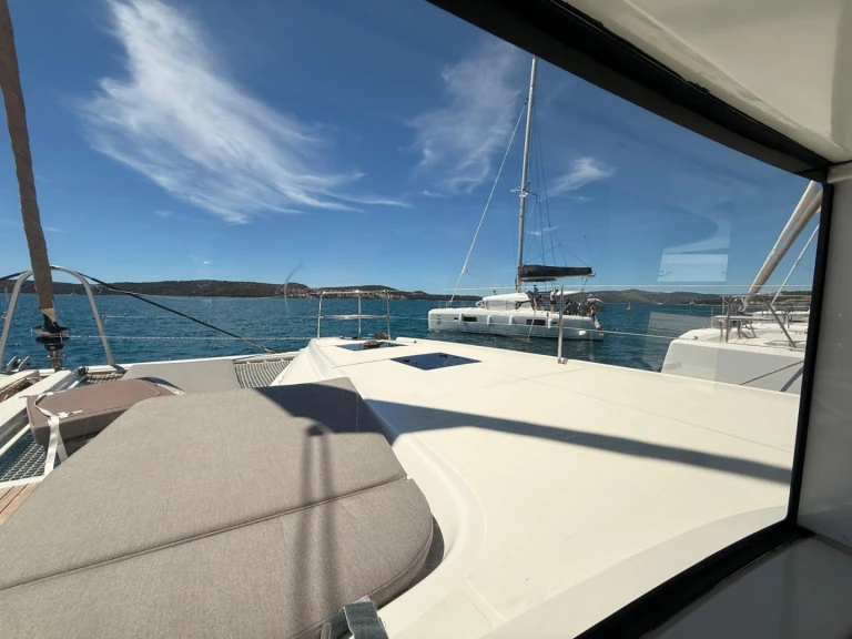 Hire a Lagoon Lagoon 50 Seget Donji