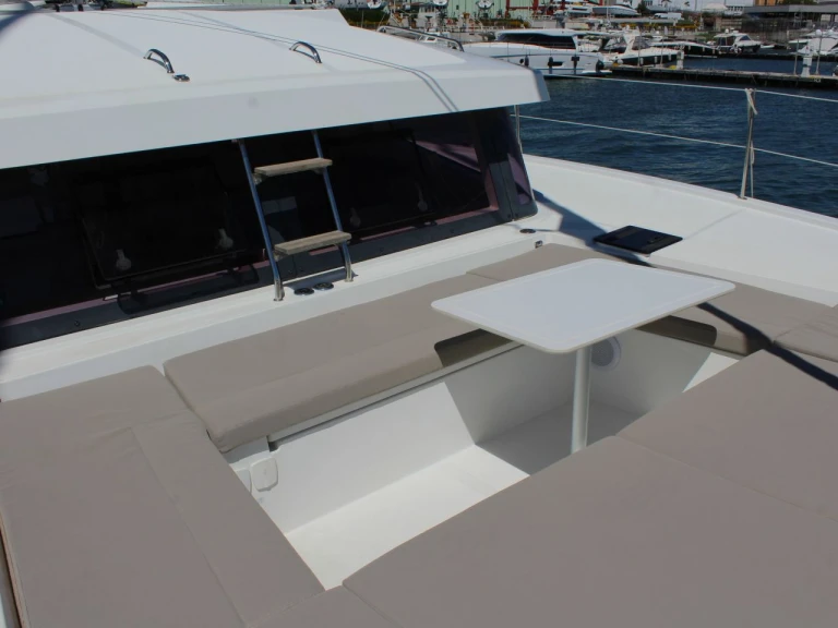 Charter a Bali Bali Catsmart in Pozzuoli on Samboat