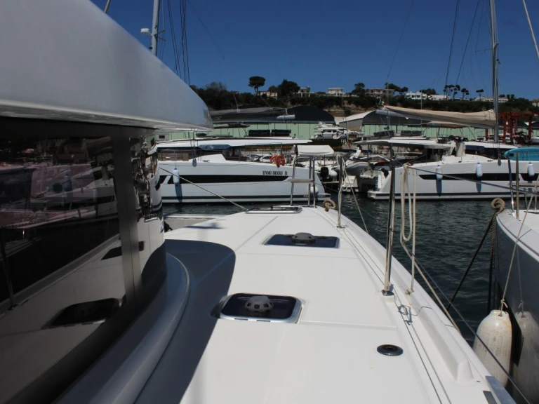 Yacht charter Pozzuoli - Lagoon Lagoon 42 on SamBoat