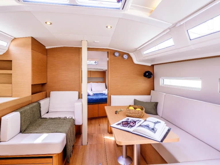 Jeanneau Sun Odyssey 410 charter bareboat or skippered in  Lávrio