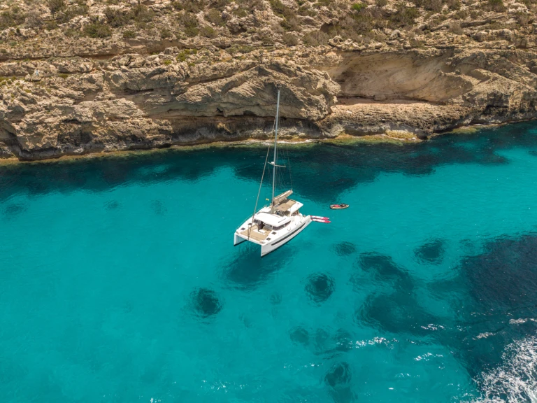 Hire Catamaran Bali with a boat licence