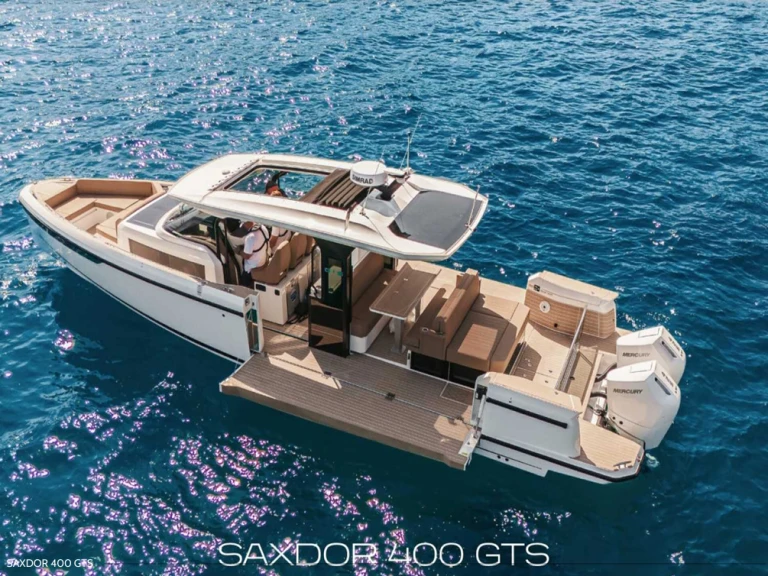 Charter a Saxdor SAXDOR 400 GTS in Ibiza Town on Samboat