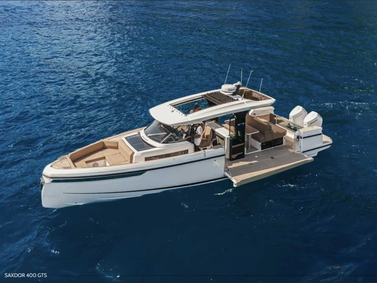 Motorboat hire in Ibiza Town - Saxdor SAXDOR 400 GTS