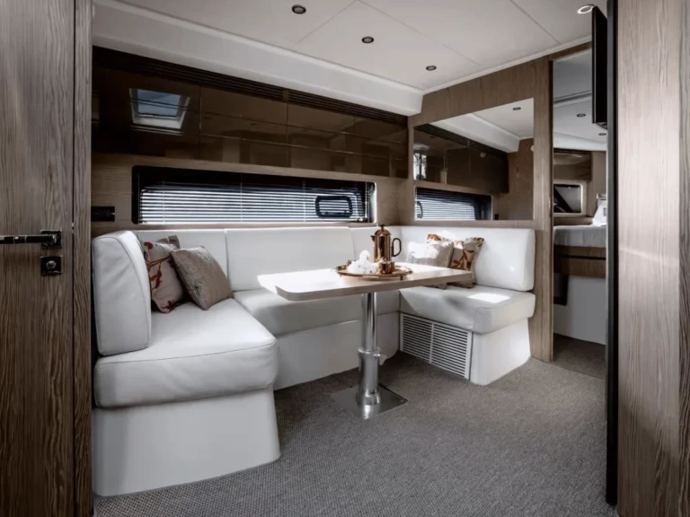 Luxury Yacht hire in Monaco - Azimut Atlantis 44