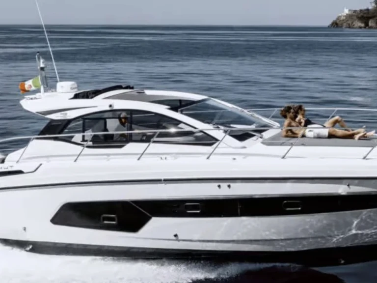 Hire a Azimut Atlantis 44 Monaco