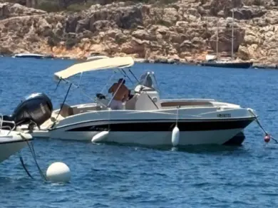 Motorboat to hire Saint Paul's Bay at the best price