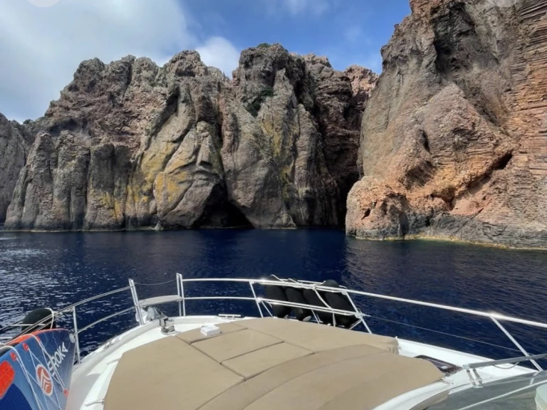 Luxury Yacht hire in Golfe-Juan - Bavaria Virtess 420 Fly