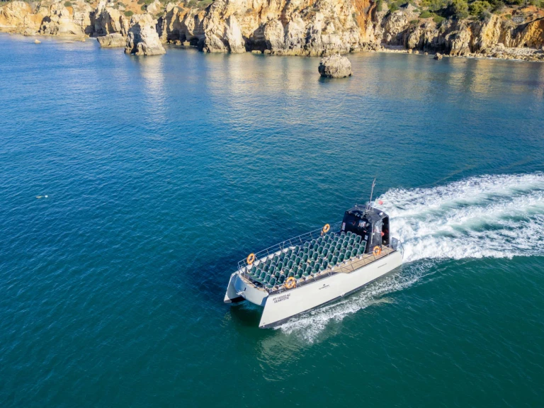Hire Catamaran drassanes with a boat licence