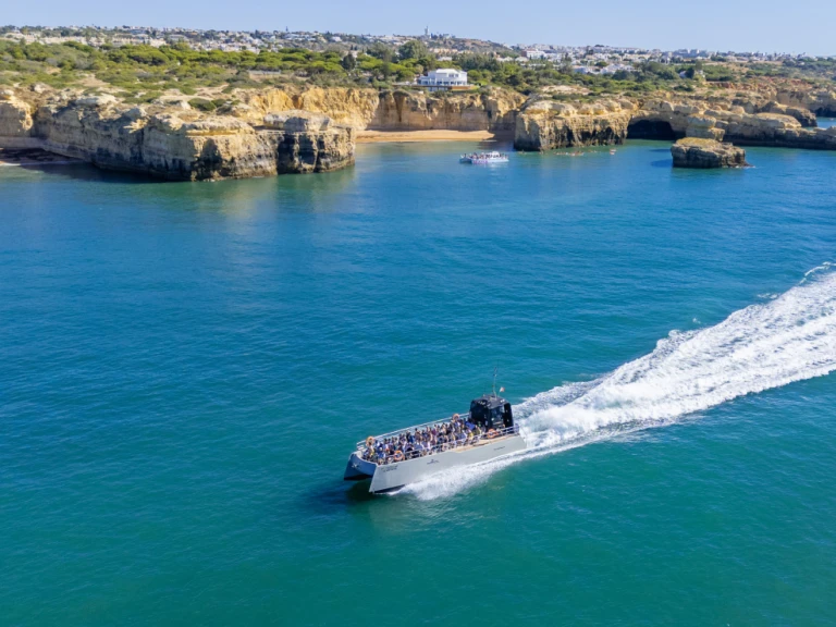 Charter a drassanes Custom in Albufeira on Samboat