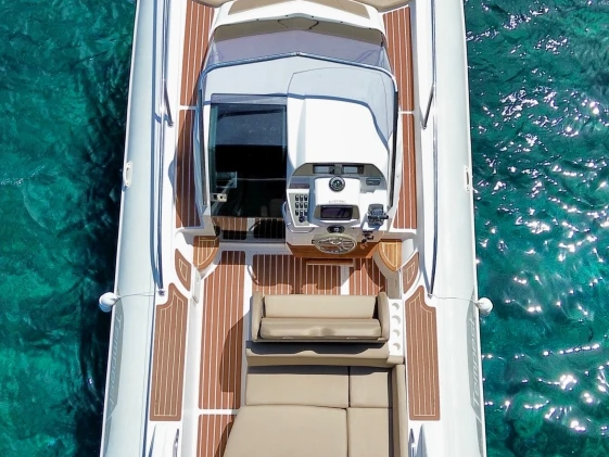 Yacht hire Hyères cheap Capelli 1000 WA