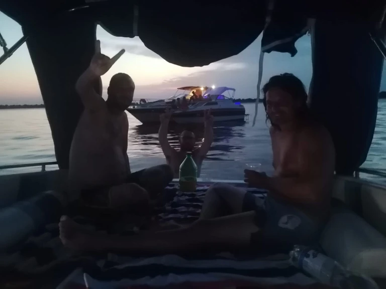Charter a Acquaviva Winner 20 in Grado on Samboat