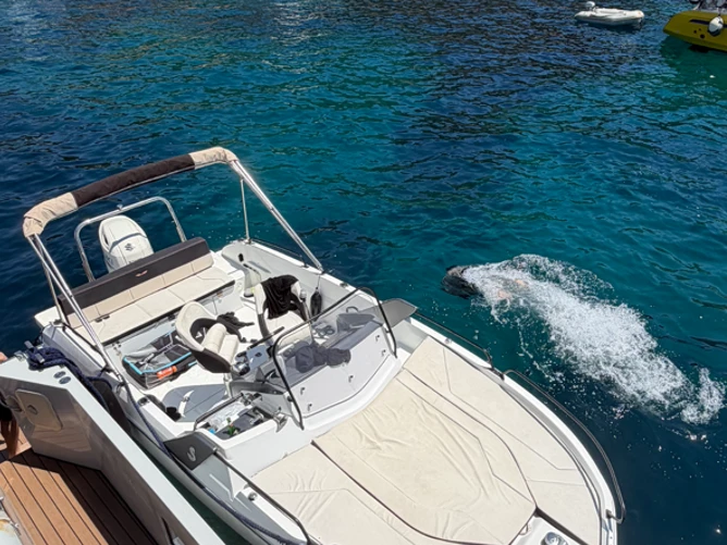 Hire Motorboat with or without skipper Bénéteau France