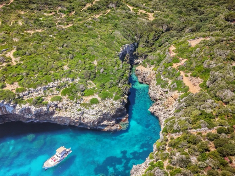 Yacht hire Mahón cheap DIVINA II