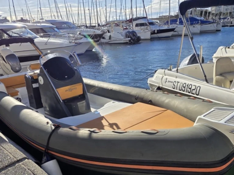 Yacht hire Cannes cheap Wave 27