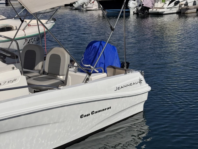 Yacht hire Alicante cheap Cap Camarat 4.7 CC Style