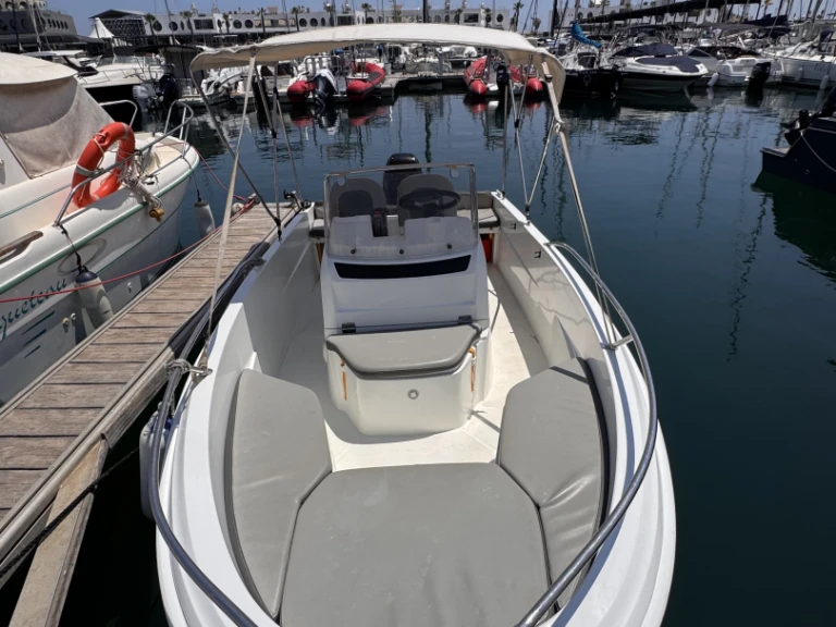 Hire Motorboat with or without skipper Jeanneau Alicante
