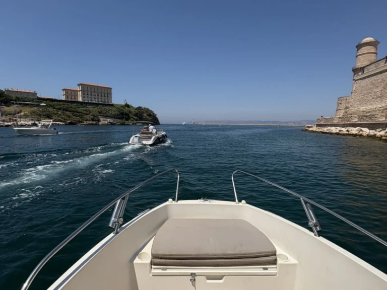 Motorboat hire in Marseille - Quicksilver Activ 535 Open