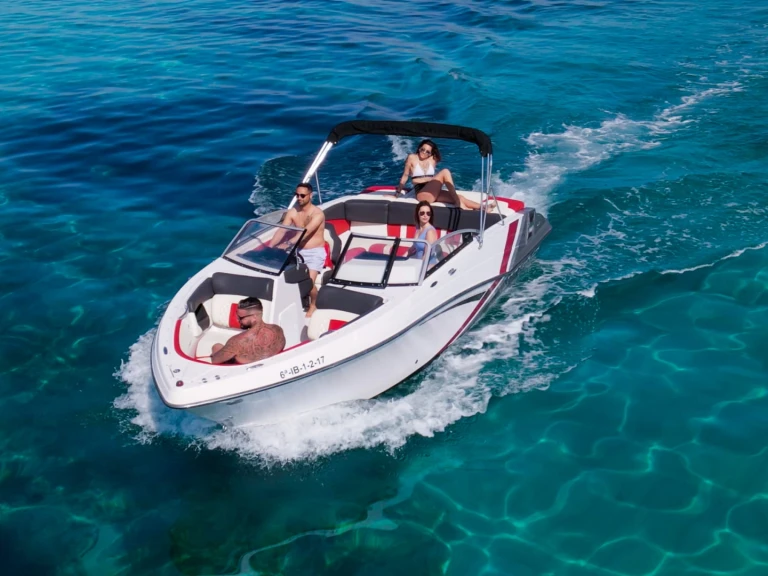 Charter a Glastron GTS 245 in Ibiza Town on Samboat