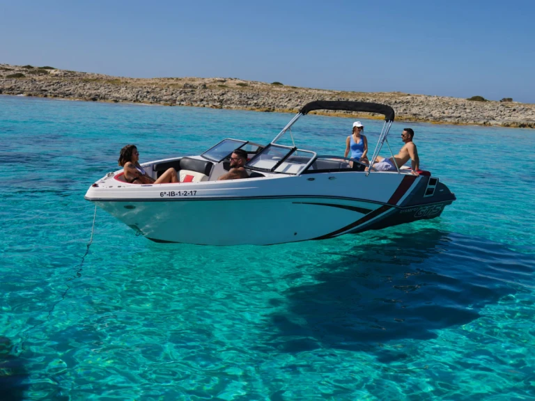 Hire Motorboat Glastron with a boat licence