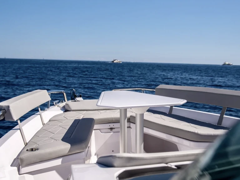 Motorboat hire in Monaco - Axopar 28 T-Top