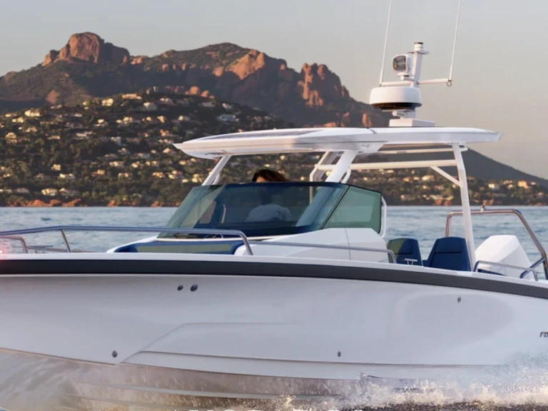 Hire Motorboat Axopar with a boat licence