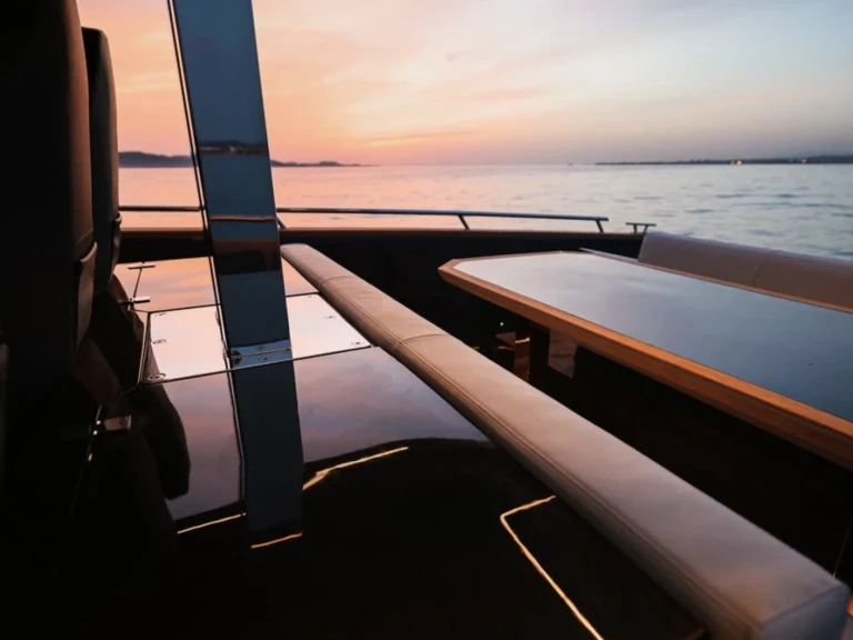 Motorboat hire in Monaco - FORZA FOCUS 37