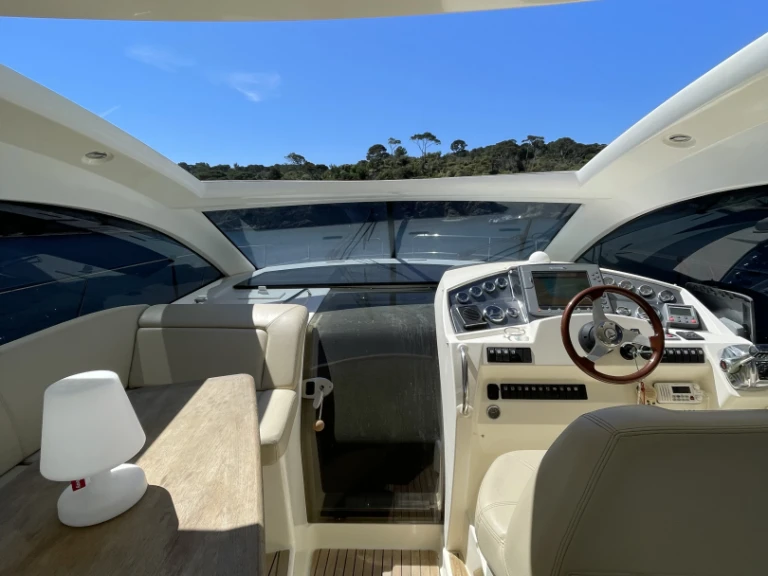 Motorboat to hire Hyères at the best price
