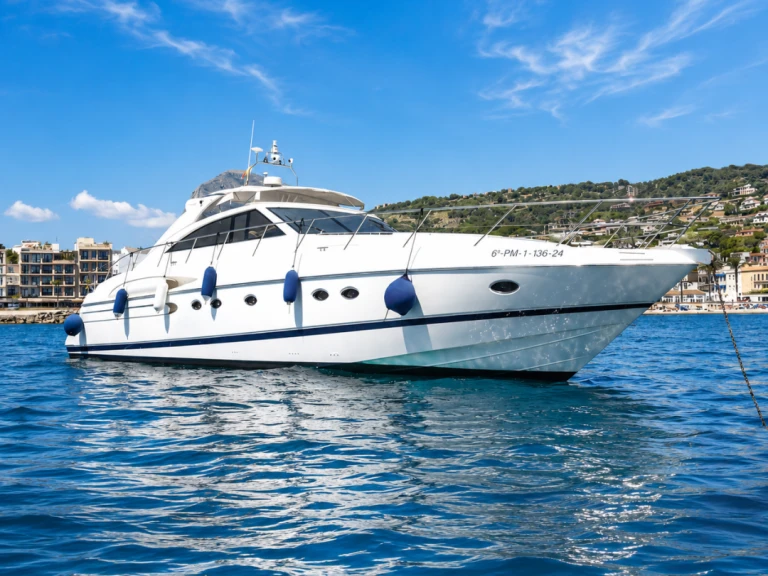 Charter a Princess Princess V65 in Marina de Dénia on Samboat