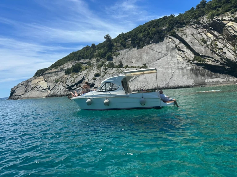 Hire Motorboat with or without skipper Bénéteau Bar