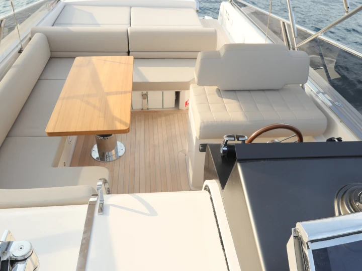 Yacht charter Saint-Raphaël - Itama Itama 45 on SamBoat