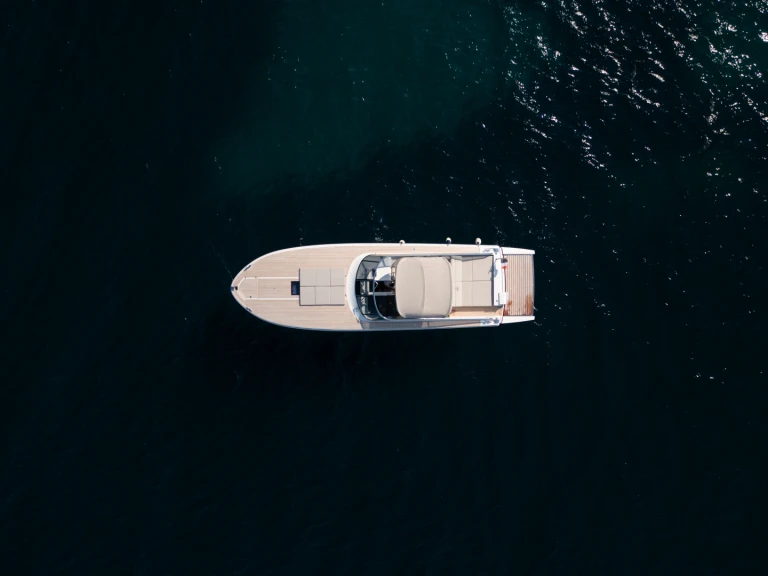 Hire a Itama Itama 45 Saint-Raphaël