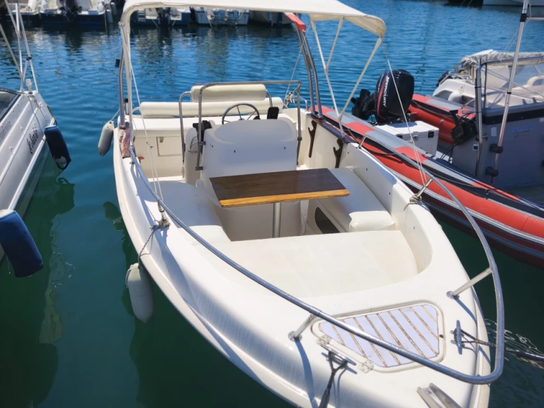 Charter a Marinello Fisherman 16 in Saint-Raphaël on Samboat