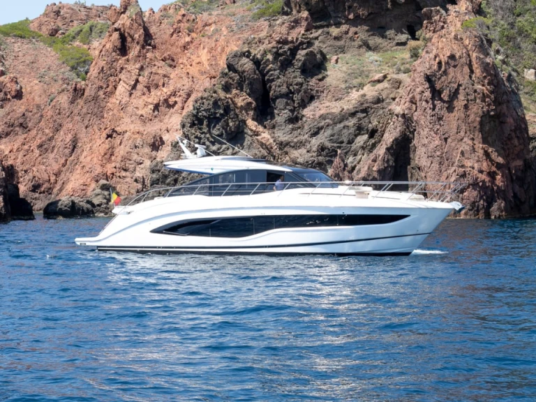 Motorboat to hire Saint-Raphaël at the best price