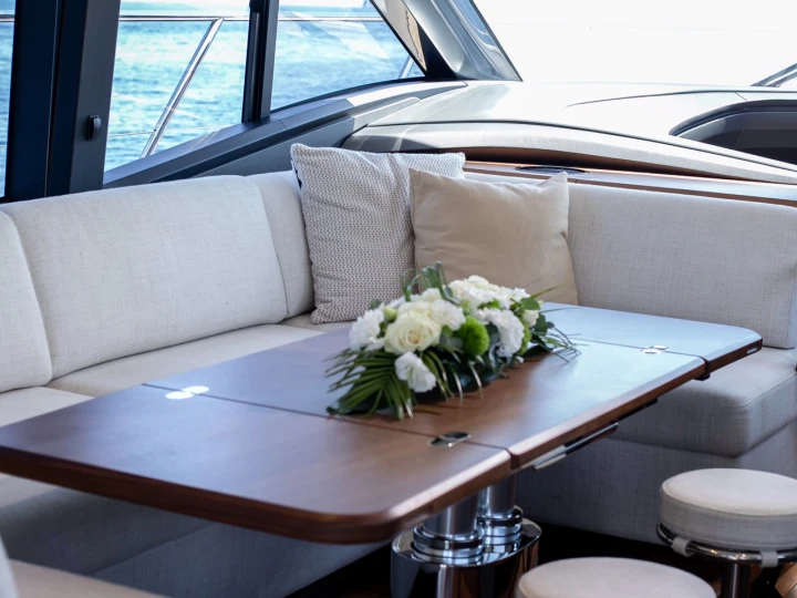 Yacht charter Port de Saint Tropez - Princess Princess V55 on SamBoat