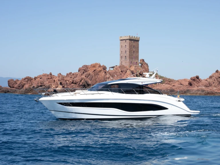 Yacht charter Port de Saint Tropez - Princess Princess V55 on SamBoat