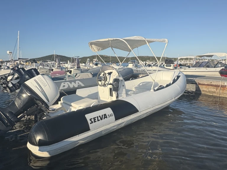 Hire RIB Selva 5,20 with a boat licence