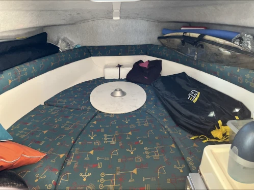 Hire Motorboat Jeanneau with a boat licence