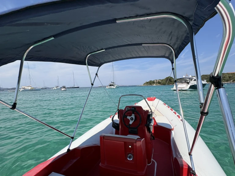 Hire a Magnus 6.20 Porto Rotondo
