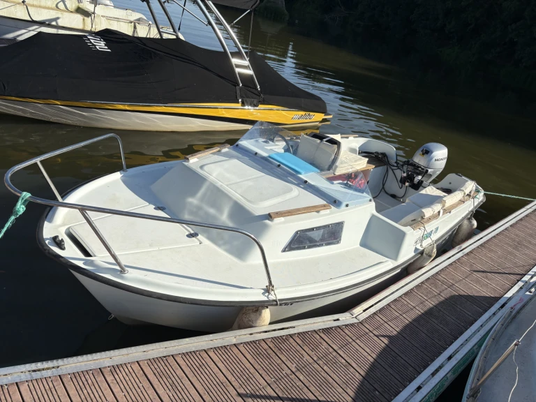 Hire a Bénéteau Californie 440 Écouflant