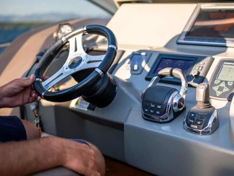 Charter a Cranchi Cranchi 56 ST in Split on Samboat