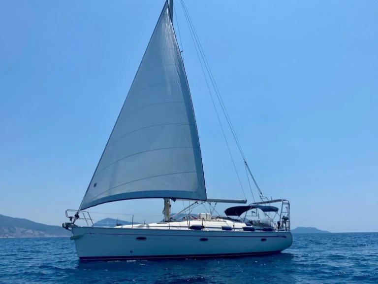 Hire a Bavaria Bavaria 42 Alimos