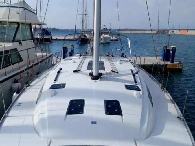 Yacht hire Alimos cheap Bavaria 51