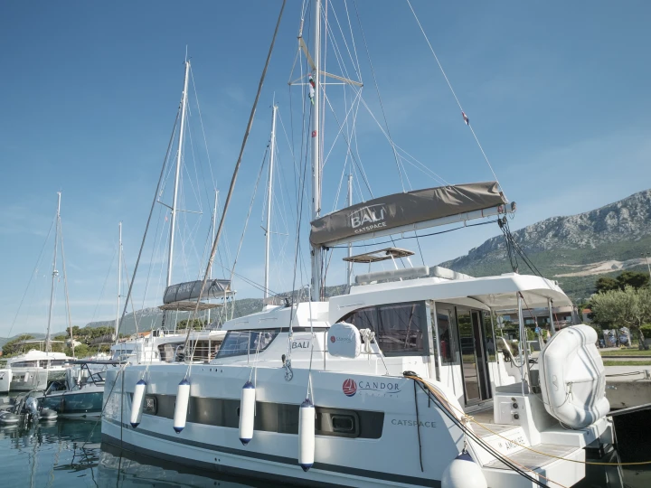 Catamaran hire in Kaštel Gomilica - Bali Bali Catspace[G]