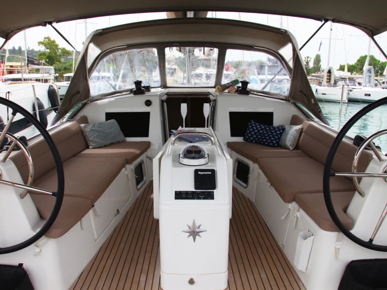 Yacht hire Nydri cheap Sun Odyssey 410