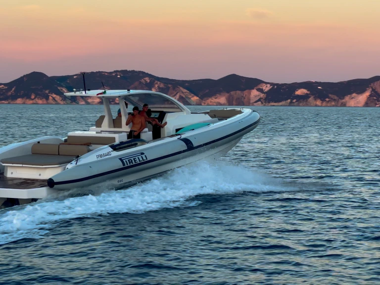 Yacht hire Castellammare di Stabia cheap Pirelli 50 EFB