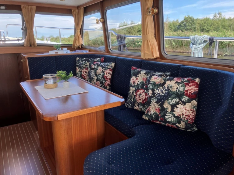 Yacht charter Akkrum - Brandaris Barkas 1100 on SamBoat